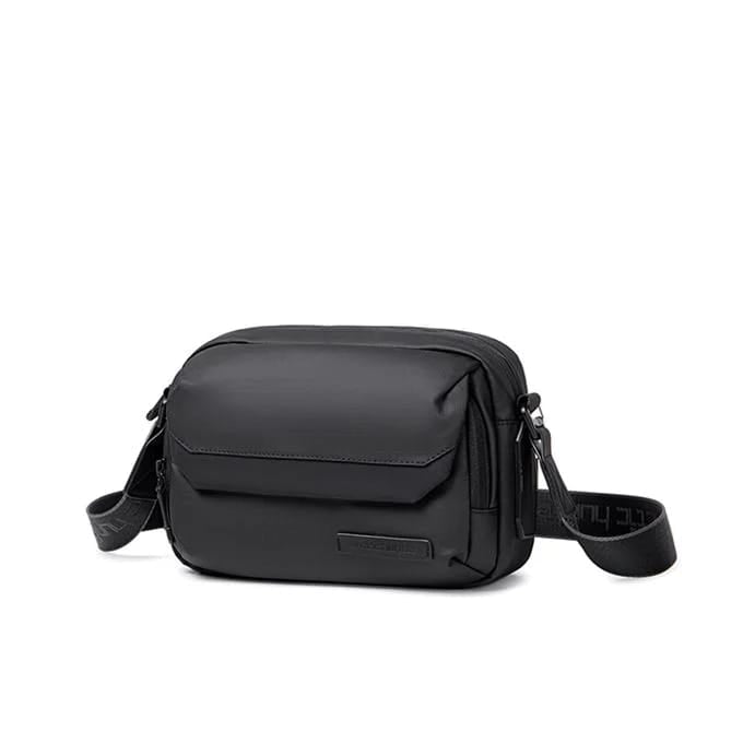 Arctic hunter shoulder bag