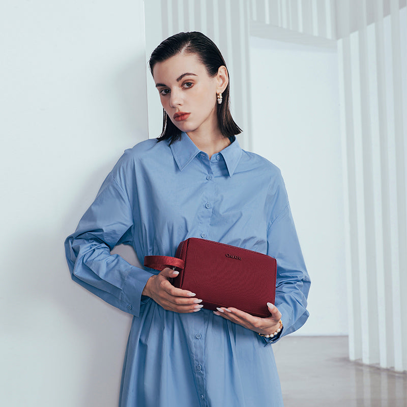 Chantria CB00637 hand pouch