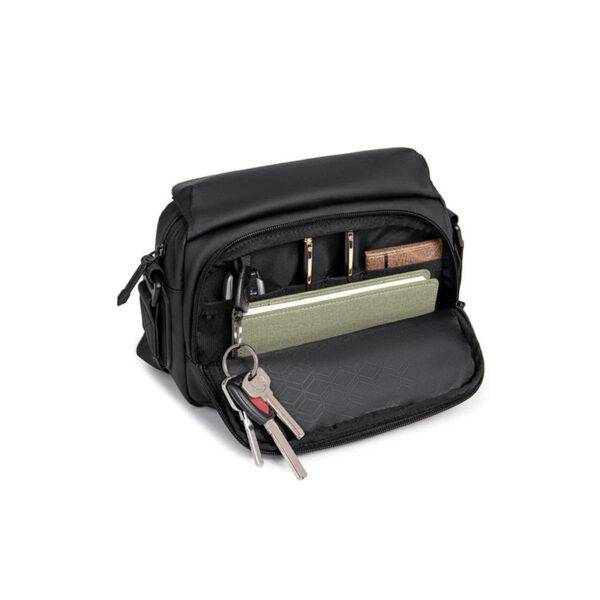 Arctic hunter shoulder bag